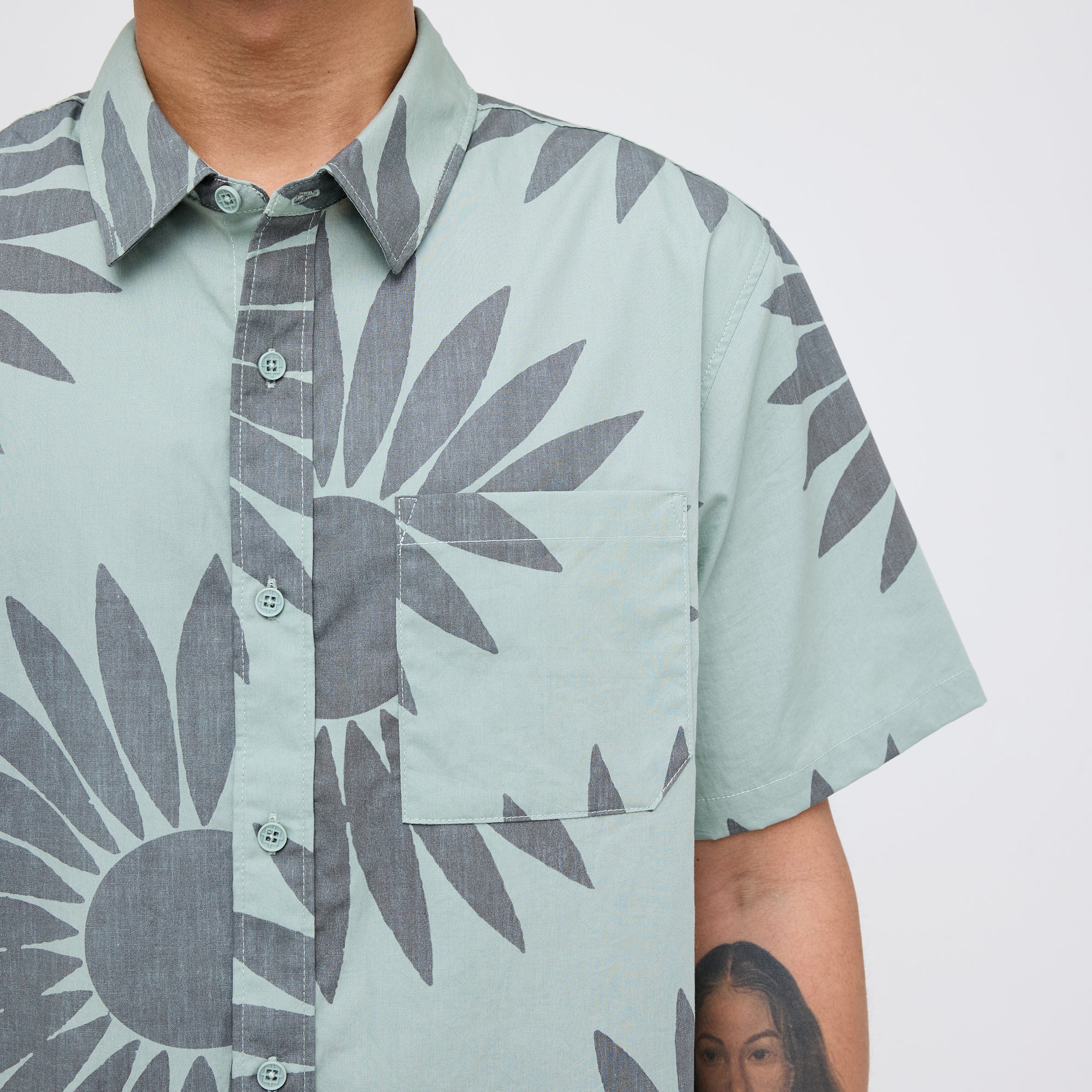 BALES BUTTON UP T-SHIRT - Image 5