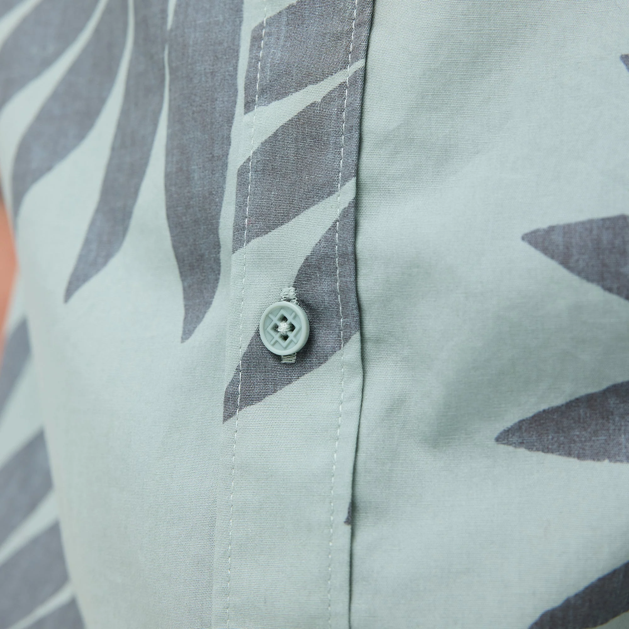 BALES BUTTON UP T-SHIRT - Image 6